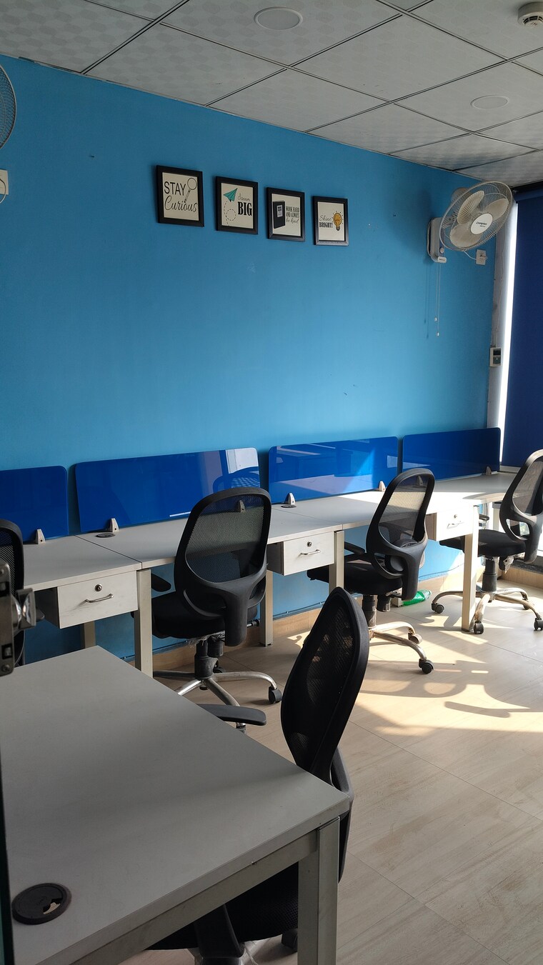 Team Area, galaxy-blue-sapphire-plaza Commercial Office Space 365 Sq.Ft. In Sector 4 Greater Noida Greater Noida 9516274
