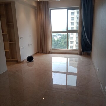 Room in 1 BHK Apartment at Hiranandani Regent Hill, Powai – for Rent