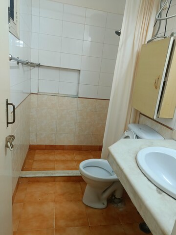 Bathroom in 2.5 BHK Builder Floor at Unitech South City II, Sector 50 – for Rent