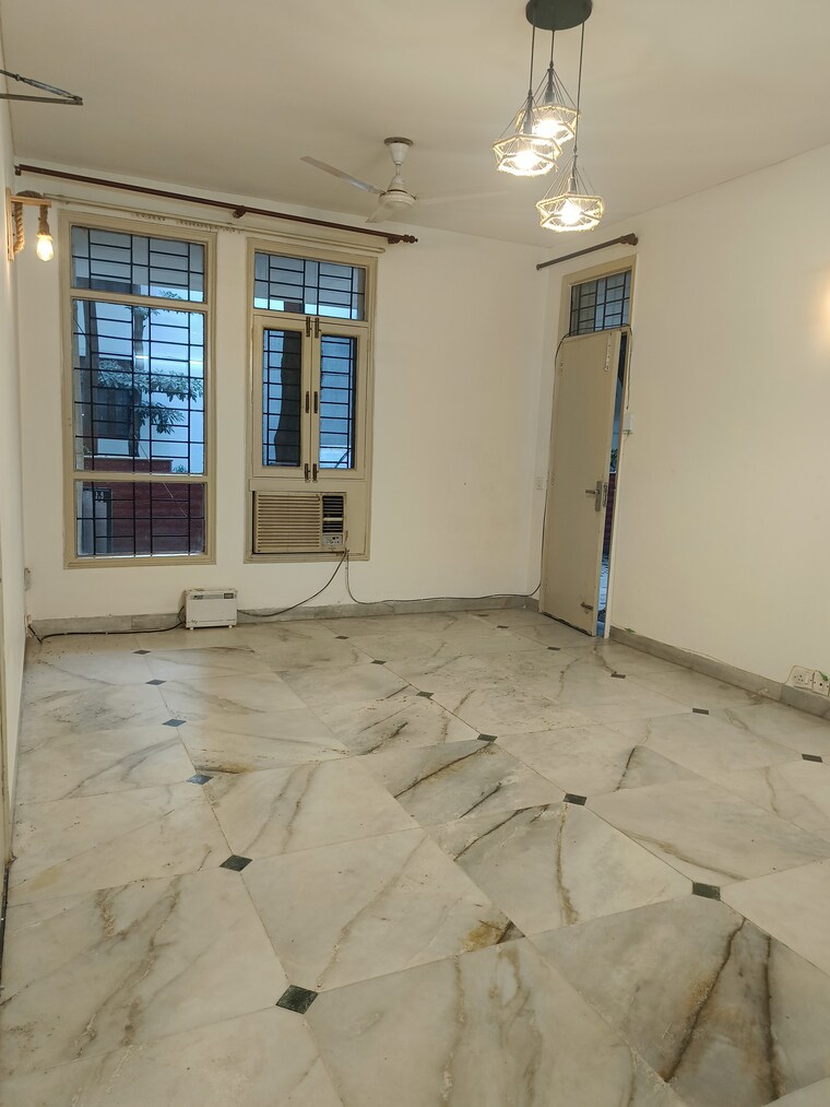 Room, unitech-south-city-ii 2.5 Bedroom 2100 Sq.Ft. Builder Floor In Sector 50 Gurgaon 9516347