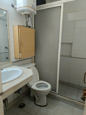 Bathroom in 2.5 BHK Builder Floor at Unitech South City II, Sector 50 – for Rent