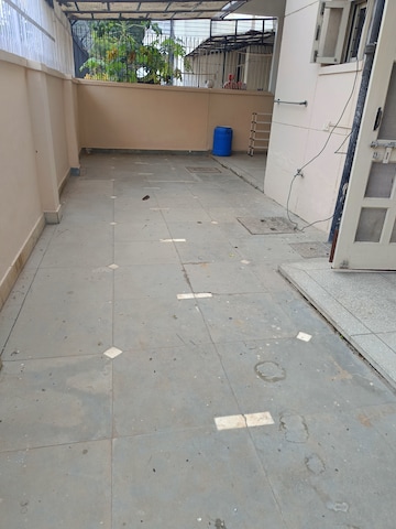 Balcony in 2.5 BHK Builder Floor at Unitech South City II, Sector 50 – for Rent