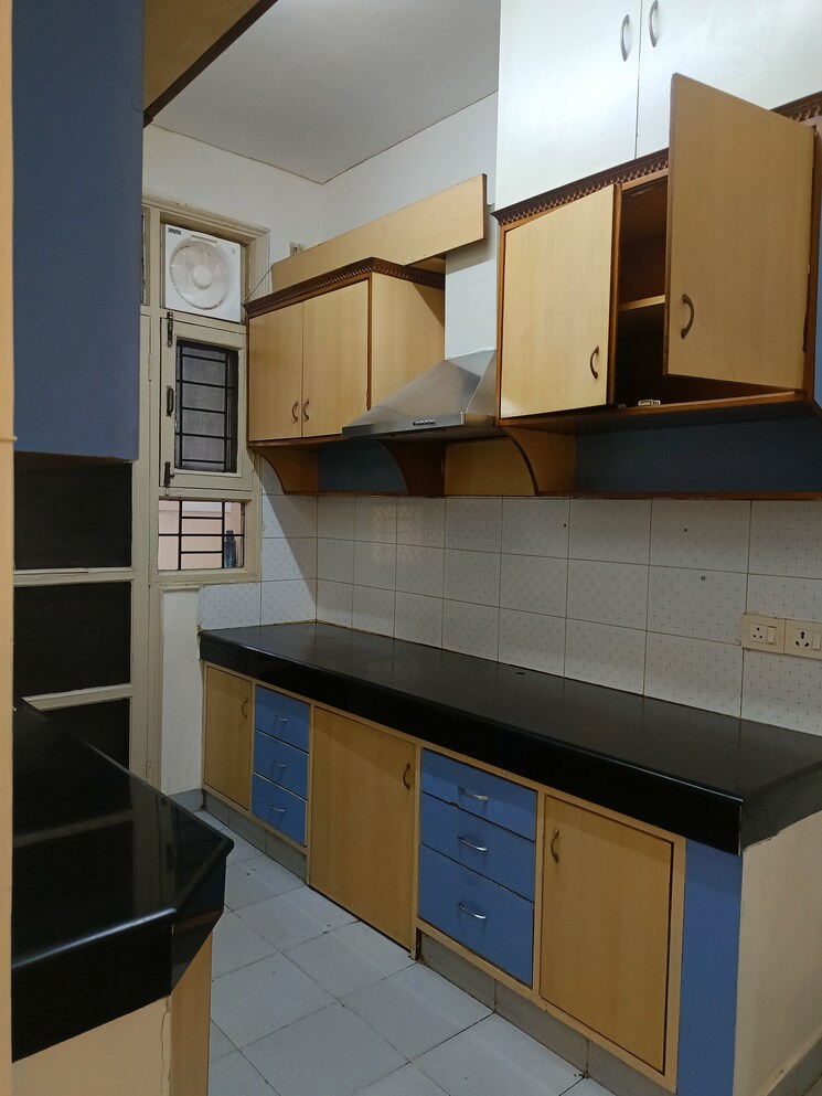 Kitchen, unitech-south-city-ii 2.5 Bedroom 2100 Sq.Ft. Builder Floor In Sector 50 Gurgaon 9516347