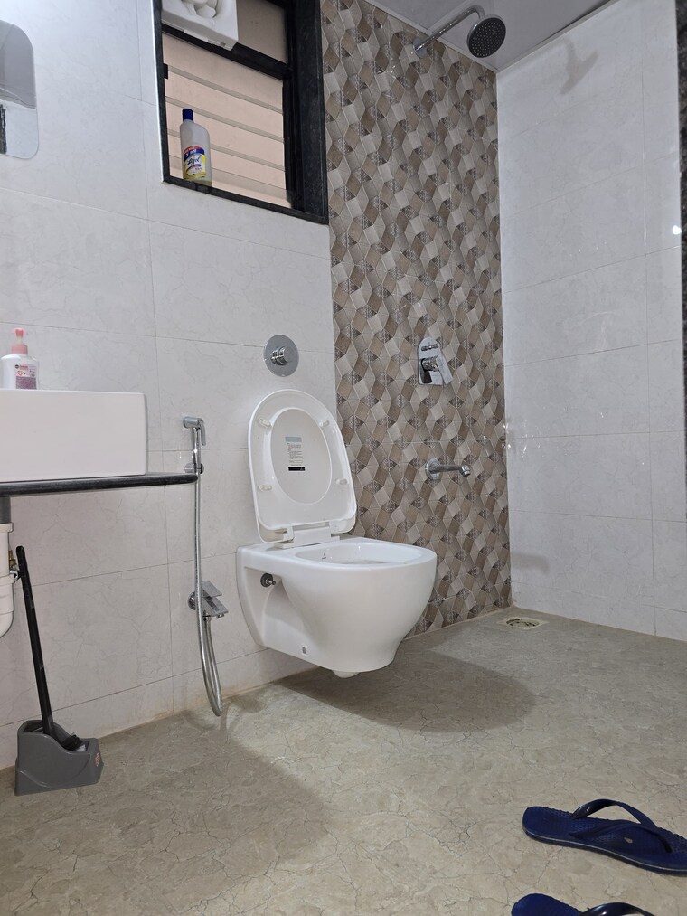 Bathroom, kohinoor-viva-city 1 Bedroom 630 Sq.Ft. Apartment In Dhanori Pune 9516276
