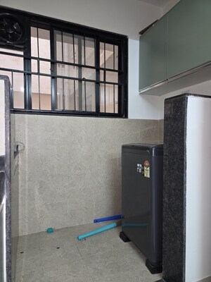 Room in 1 BHK Apartment at Kohinoor Viva City, Dhanori – for Rent