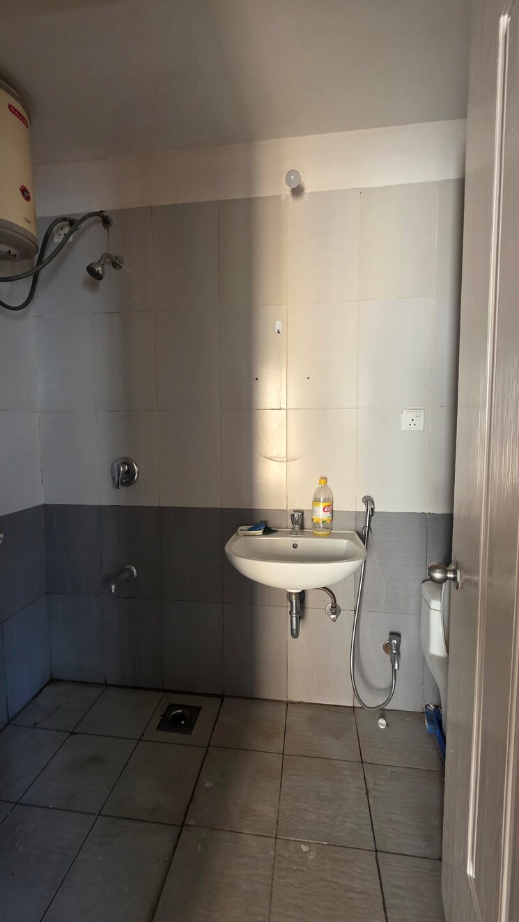 Bathroom, nanded 3 Bedroom 1353 Sq.Ft. Apartment In Nanded Pune 9516290