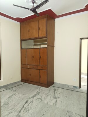 Room in 3 BHK Apartment at Ashoka Enclave Faridabad, Sector 34 – for Rent