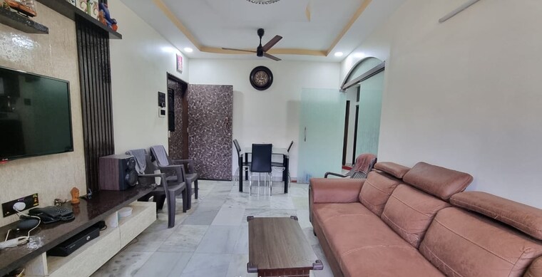 Hall, malad west 2.5 Bedroom 920 Sq.Ft. Apartment In Malad West Mumbai 9516340