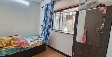 Bedroom in 2.5 BHK Apartment at Malad West – for Rent