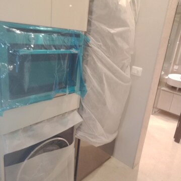 Bathroom in 3 BHK Apartment at Hiranandani Highland, Powai – for Sale