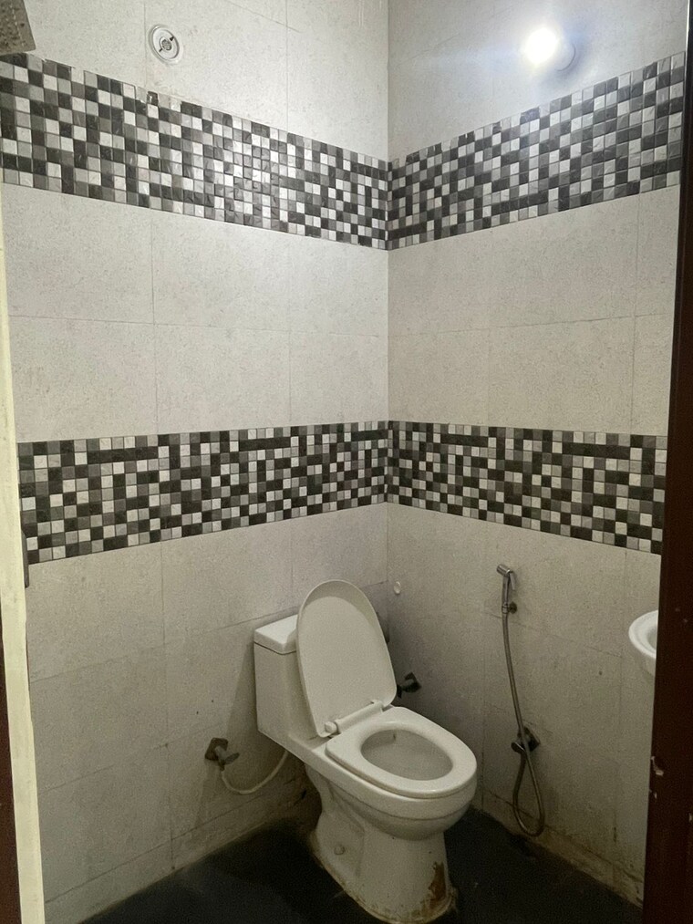 Bathroom, sector 46 2 Bedroom 1440 Sq.Ft. Builder Floor In Sector 46 Gurgaon 9516271