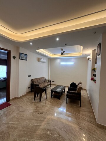 Team Area in 4 BHK Builder Floor at Green Fields Colony – for Rent