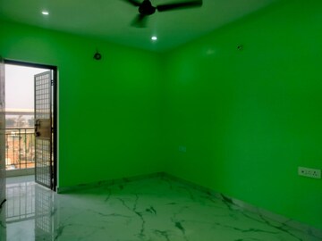 Room in 2 BHK Apartment at Sarita Vihar – for Rent