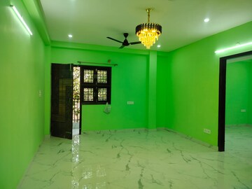 Room in 2 BHK Apartment at Sarita Vihar – for Rent