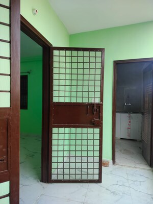 Room in 2 BHK Apartment at Sarita Vihar – for Rent