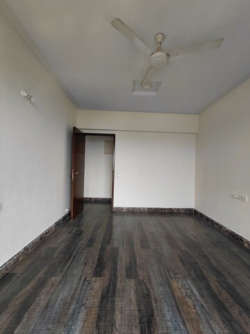 Room in 2 BHK Apartment at Celestia Heights, Malad West – for Rent