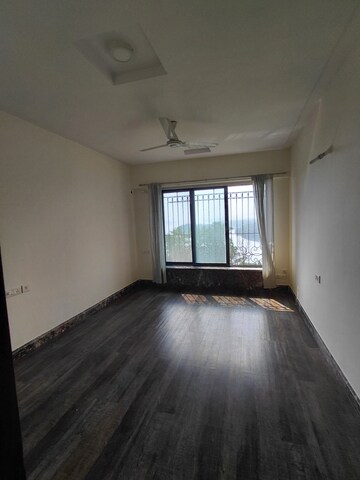 Room in 2 BHK Apartment at Celestia Heights, Malad West – for Rent