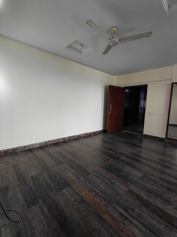 Furnished Amenities in 2 BHK Apartment at Celestia Heights, Malad West – for Rent