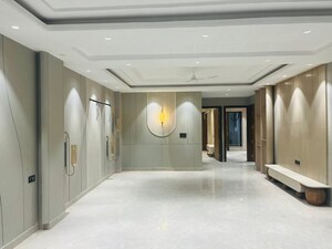 Room in 4 BHK Builder Floor at Green Fields Colony – for Sale