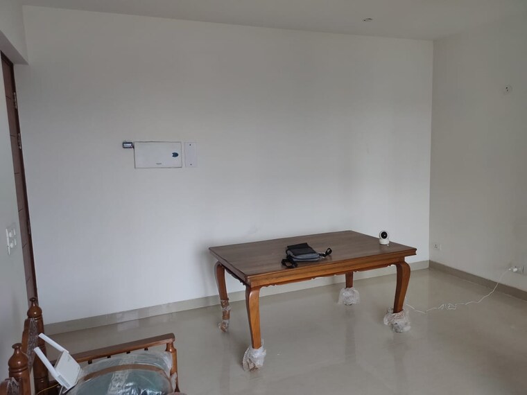 undefined, emaar-emerald-estate 2.5 Bedroom 1020 Sq.Ft. Apartment In Sector 65 Gurgaon 9516365