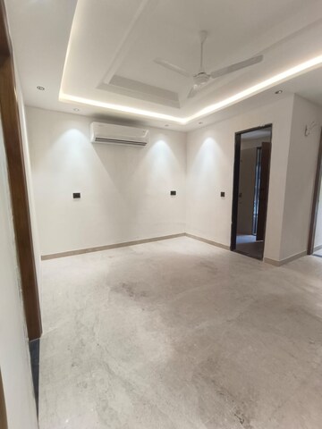 Room in 3 BHK Builder Floor at Green Fields Colony – for Sale