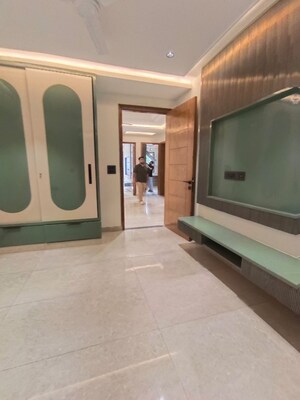 Room in 3 BHK Builder Floor at Green Fields Colony – for Sale