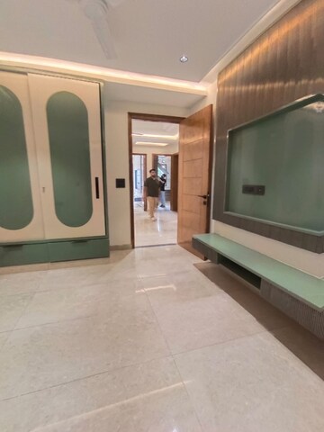 Room in 3 BHK Builder Floor at Green Fields Colony – for Sale