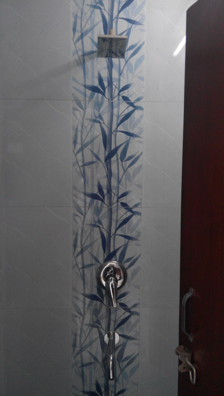 Bathroom, vasant kunj 1 Bedroom 580 Sq.Ft. Apartment In Vasant Kunj Delhi 9516403