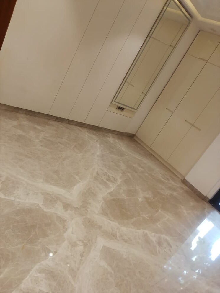 Room, sushant lok i 4 Bedroom 30000 Sq.Ft. Builder Floor In Sushant Lok I Gurgaon 9516433