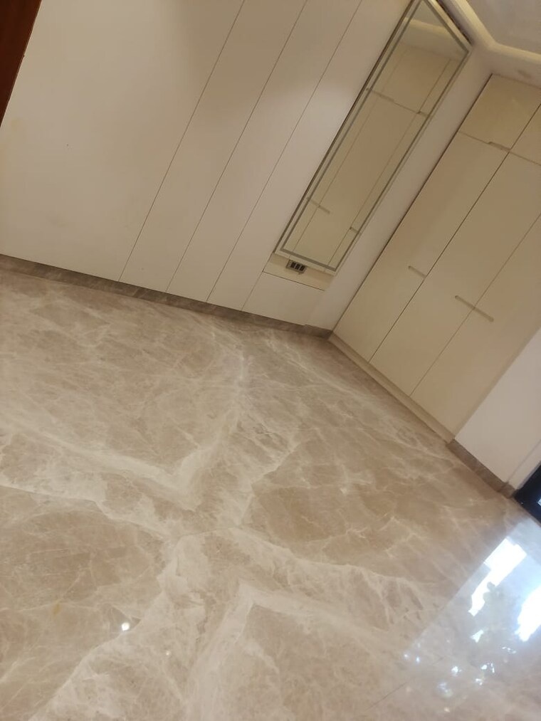 Room, sushant lok i 4 Bedroom 30000 Sq.Ft. Builder Floor In Sushant Lok I Gurgaon 9516433