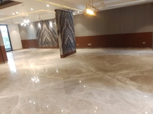 Room in 4 BHK Builder Floor at Sushant Lok I – for Rent