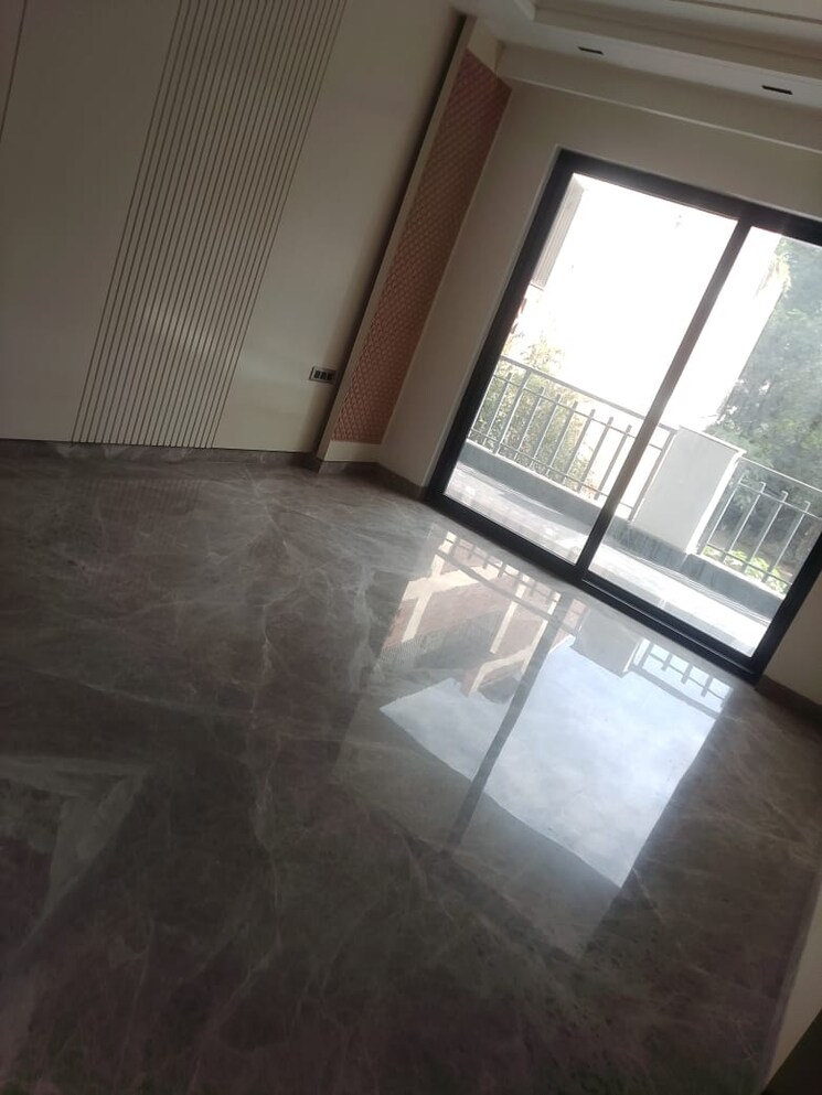 Room, sushant lok i 4 Bedroom 30000 Sq.Ft. Builder Floor In Sushant Lok I Gurgaon 9516433