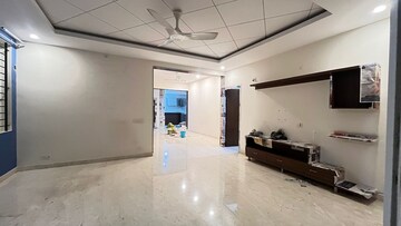 Room in 2 BHK Builder Floor at Hsr Layout – for Rent