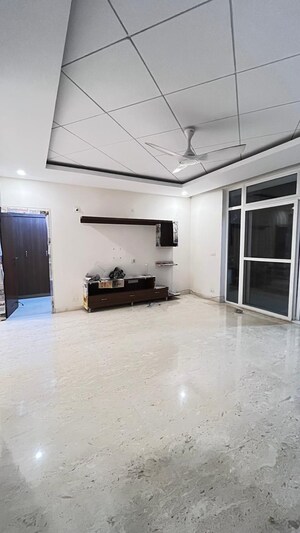 Parking in 2 BHK Builder Floor at Hsr Layout – for Rent