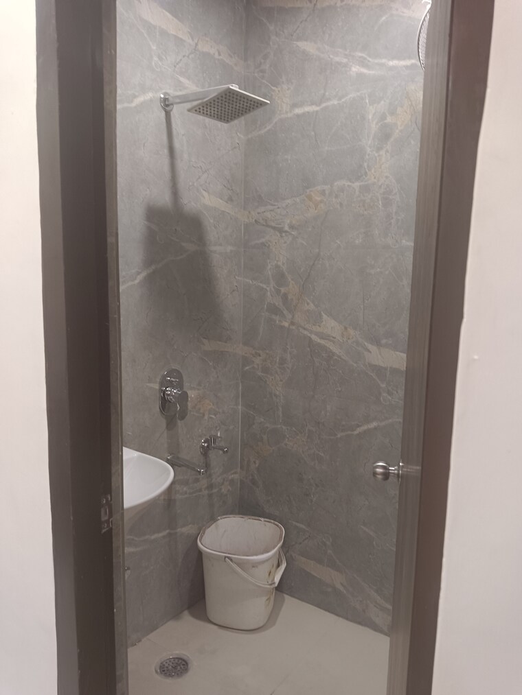 Bathroom, lajpat nagar 4 1 Bedroom 468 Sq.Ft. Builder Floor In Lajpat Nagar 4 Delhi 9516507