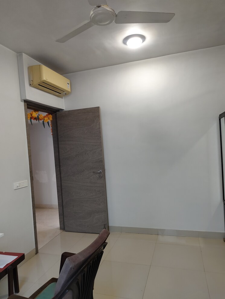 Room, db-woods 3 Bedroom 1200 Sq.Ft. Apartment In Goregaon East Mumbai 9516500
