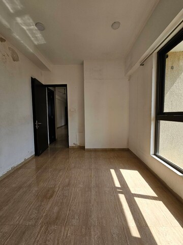 Room in 2 BHK Apartment at CCI Rivali Park, Borivali East – for Rent