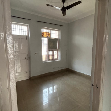 Room in 4 BHK Independent House at Sector 6 – for Rent