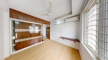 Room in 2.5 BHK Apartment at DLF Westend Heights New Town, Akshayanagar – for Rent
