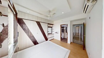 Room in 2.5 BHK Apartment at DLF Westend Heights New Town, Akshayanagar – for Rent