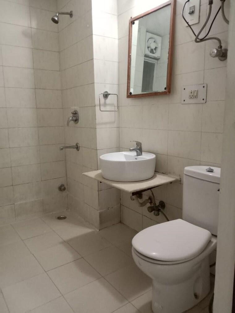 Bathroom, vasant kunj 3 Bedroom 1600 Sq.Ft. Apartment In Vasant Kunj Delhi 9516491
