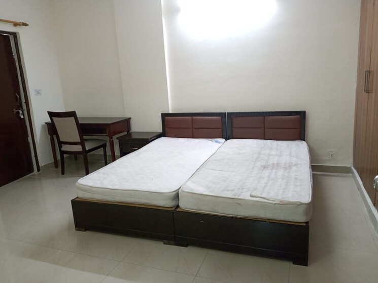 Bedroom, vasant kunj 3 Bedroom 1600 Sq.Ft. Apartment In Vasant Kunj Delhi 9516491