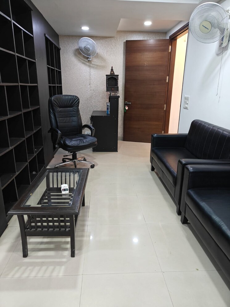undefined, defence colony Commercial Office Space 217 Sq.Yd. In Defence Colony Delhi 9516523