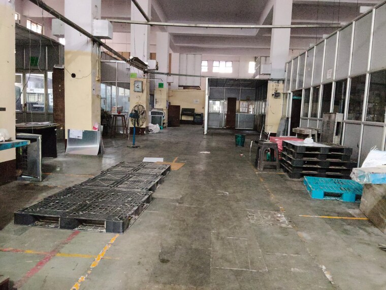  Parking, pawne Commercial Warehouse 15000 Sq.Ft. In Pawne Navi Mumbai 9516577