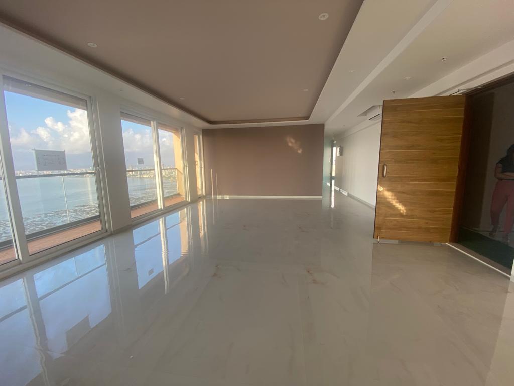 5 BHK Apartment For Sale in Vraj Tiara