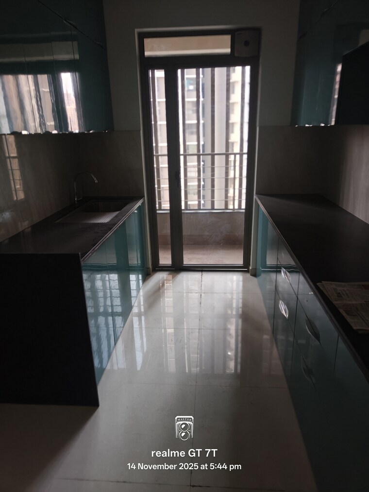 Kitchen, kalpataru-paramount 2 Bedroom 711 Sq.Ft. Apartment In Kapur Bawdi Thane 9516585