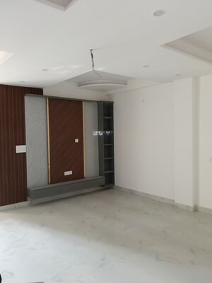 Room in 3 BHK Builder Floor at Shyam Park Extension – for Sale