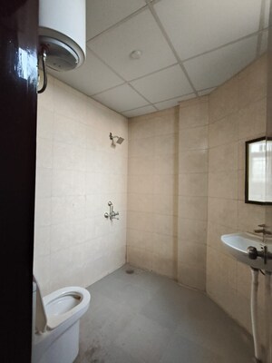 Bathroom in 3 BHK Apartment at Parsvnath Green Ville, Sector 48 – for Sale