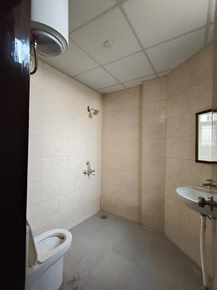 Bathroom, parsvnath-green-ville 3 Bedroom 2150 Sq.Ft. Apartment In Sector 48 Gurgaon 9516791