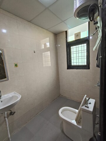 Bathroom in 3 BHK Apartment at Parsvnath Green Ville, Sector 48 – for Sale